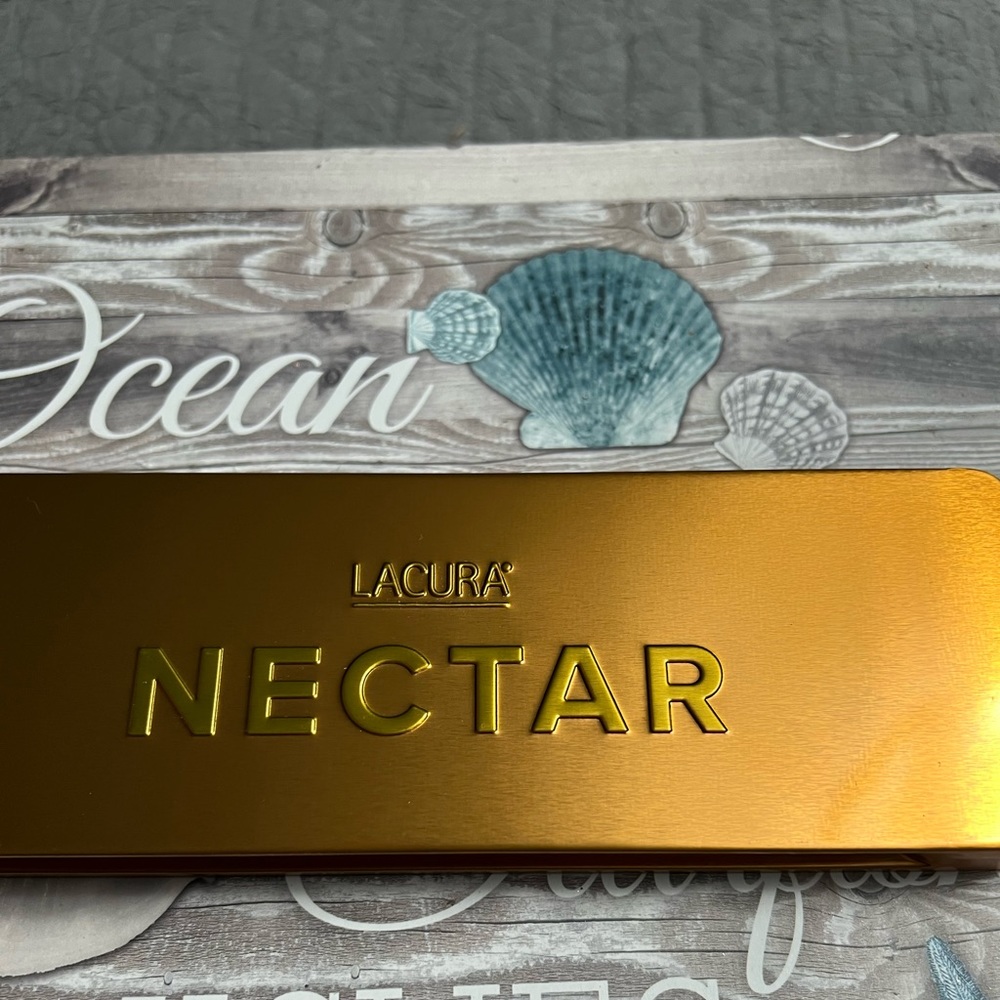 Lacaura Eyeshadow